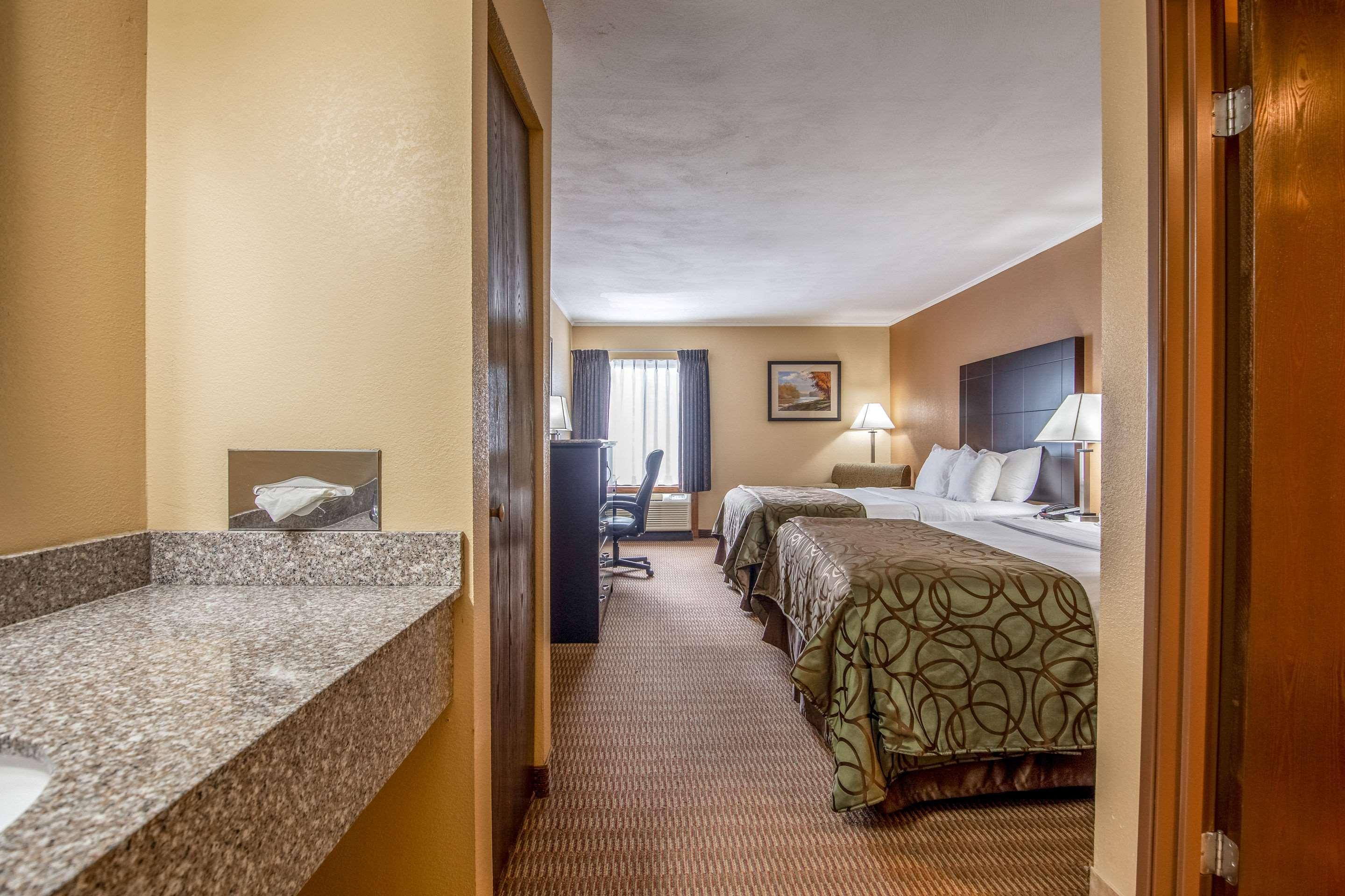 Quality Inn Tully I-81 Екстериор снимка
