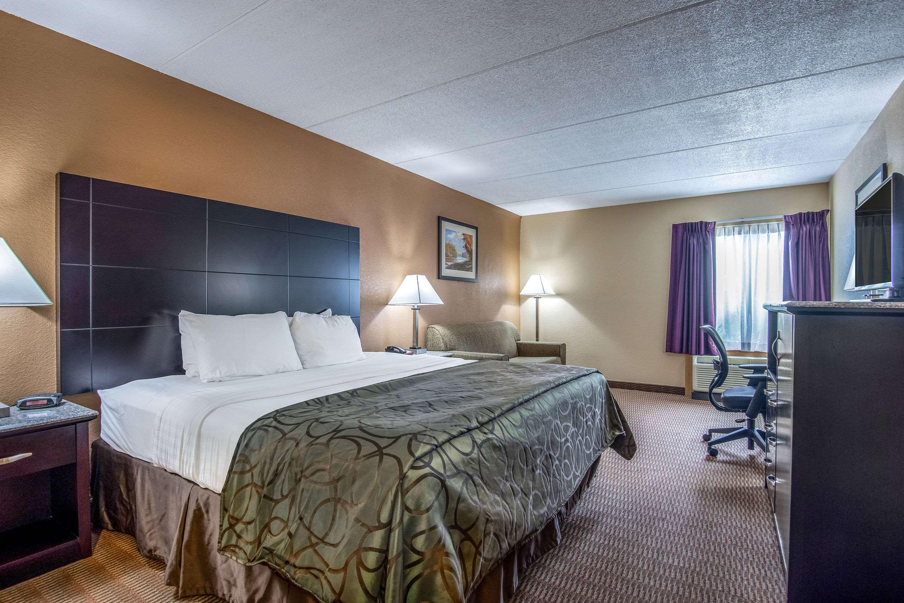 Quality Inn Tully I-81 Екстериор снимка