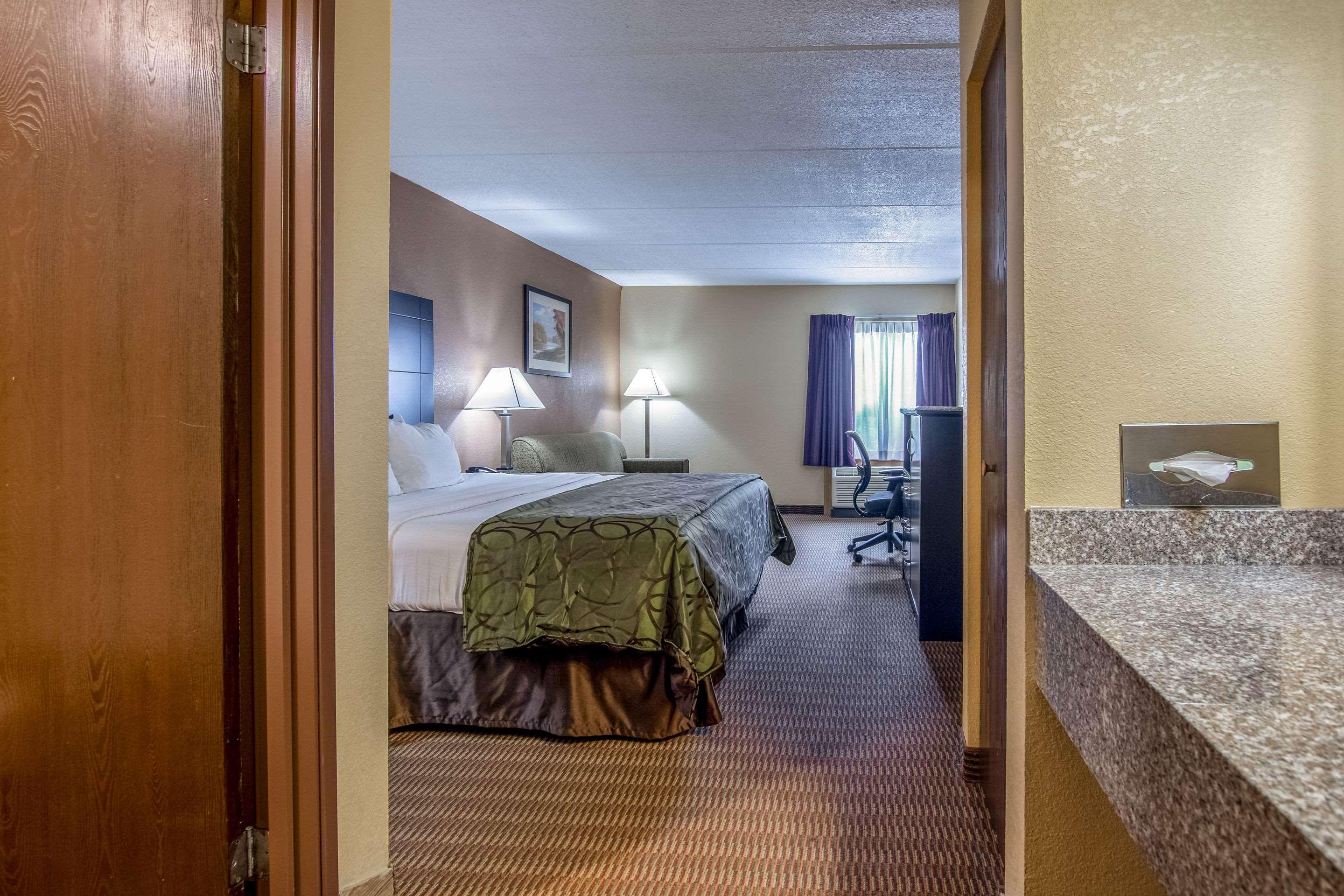 Quality Inn Tully I-81 Екстериор снимка
