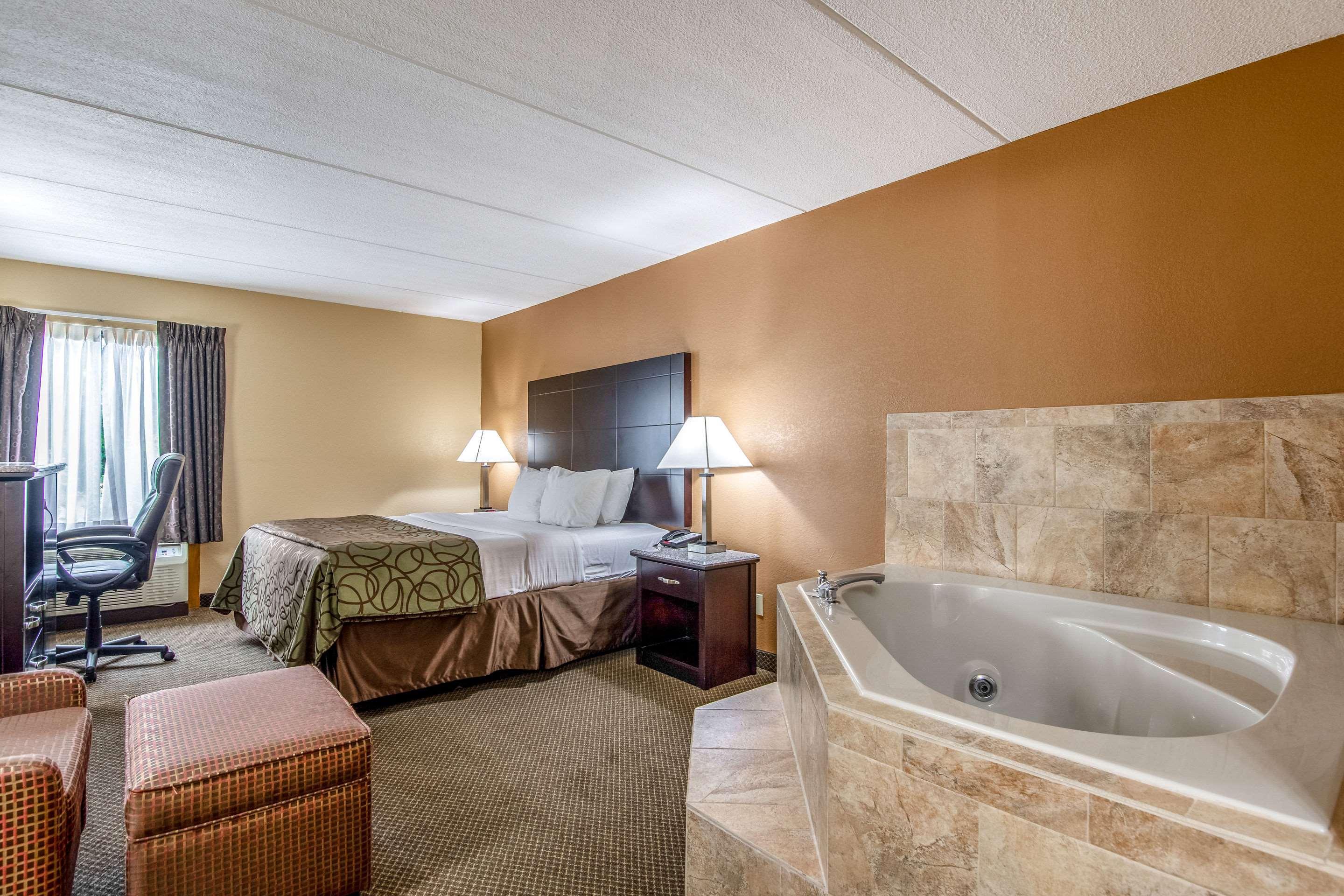 Quality Inn Tully I-81 Екстериор снимка