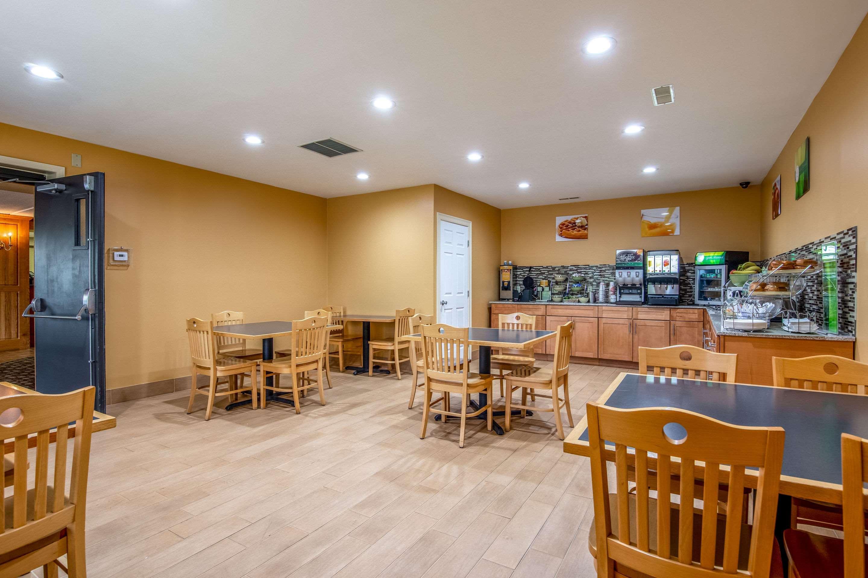 Quality Inn Tully I-81 Екстериор снимка