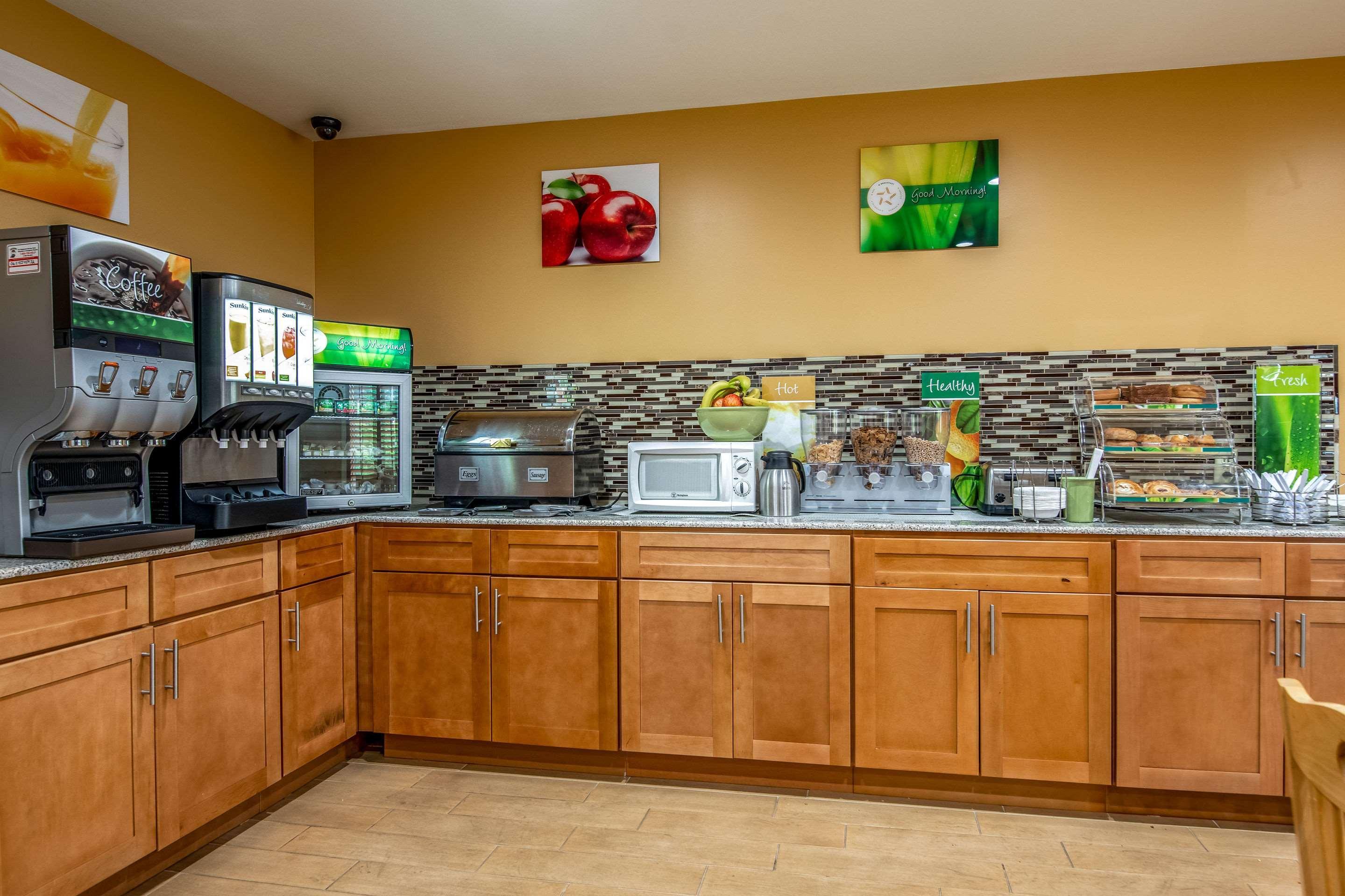 Quality Inn Tully I-81 Екстериор снимка