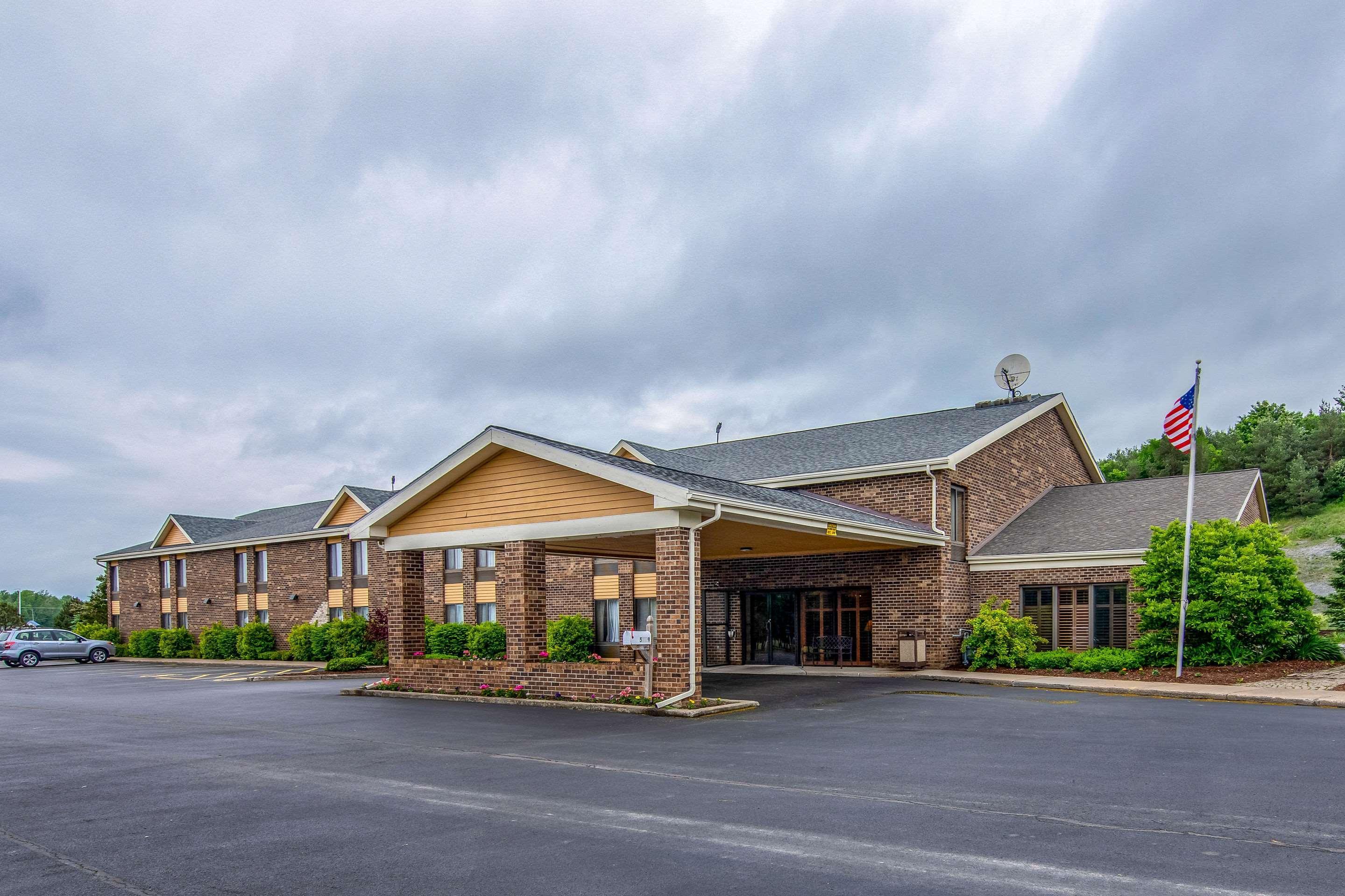 Quality Inn Tully I-81 Екстериор снимка