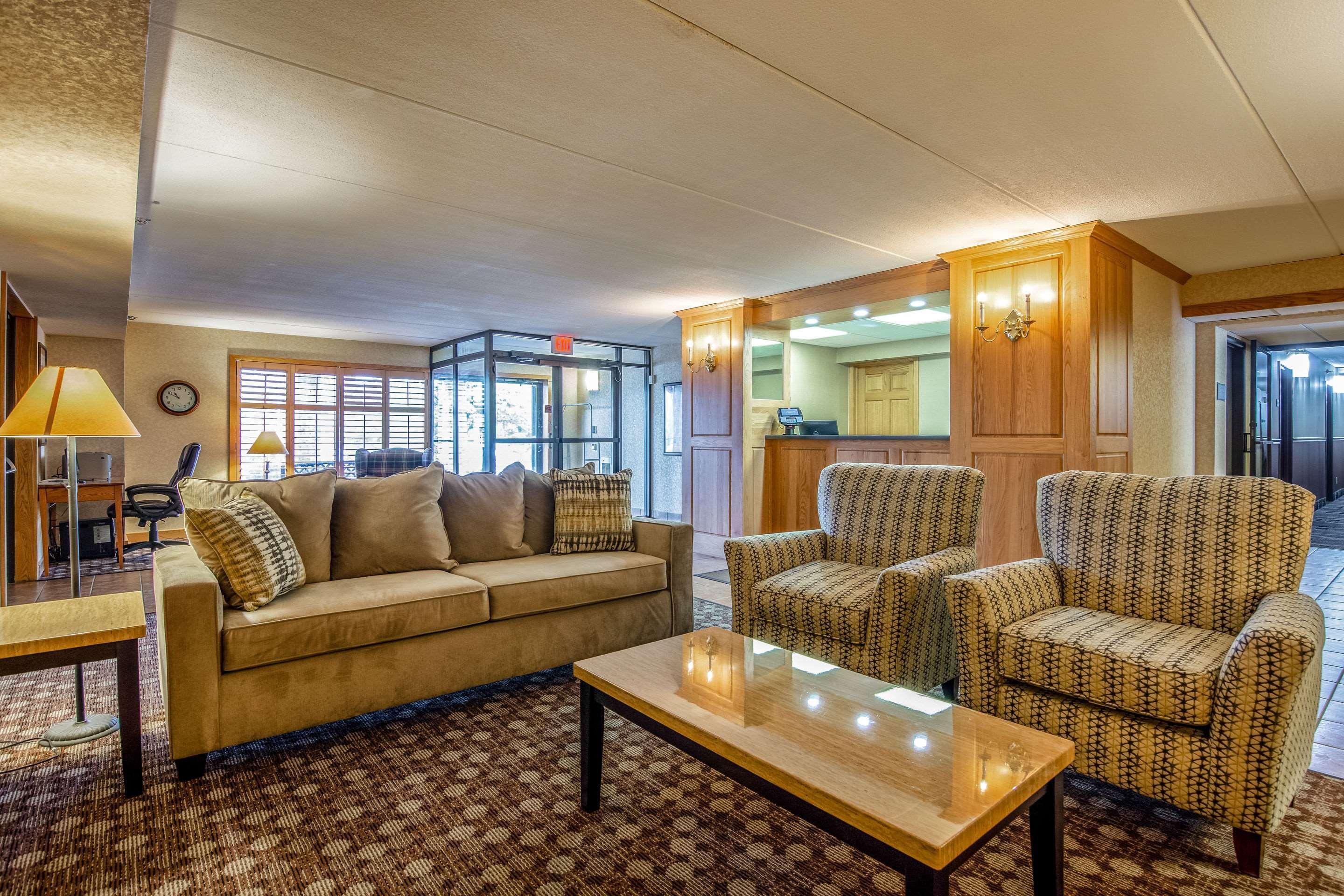 Quality Inn Tully I-81 Екстериор снимка